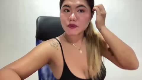 Snapshot of urasianblairexxx chatting on March 4, 11:16 am urasianblairexxx online show from March 4, 11:16 am