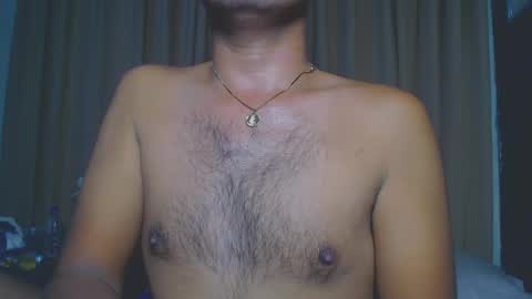 Snapshot of urasianversahunkxx chatting on January 16, 3:24 pm johnzen online show from January 16, 3:24 pm