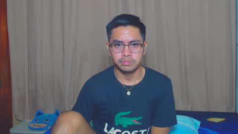 Snapshot of urasianversahunkxx chatting on February 27, 8:39 am johnzen online show from February 27, 8:39 am