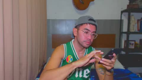 Snapshot of urasianversahunkxx chatting on November 14, 6:23 am johnzen online show from November 14, 6:23 am