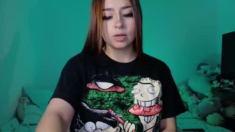 Snapshot of urbaby6irl chatting on February 16, 10:33 am Danielle online show from February 16, 10:33 am