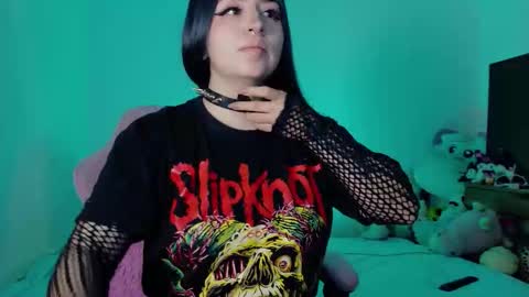 Snapshot of urbaby6irl chatting on March 1, 11:01 am Danielle online show from March 1, 11:01 am