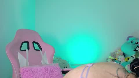 Snapshot of urbaby6irl chatting on March 2, 10:00 am Danielle online show from March 2, 10:00 am