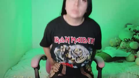 Snapshot of urbaby6irl chatting on March 25, 9:59 am Danielle online show from March 25, 9:59 am