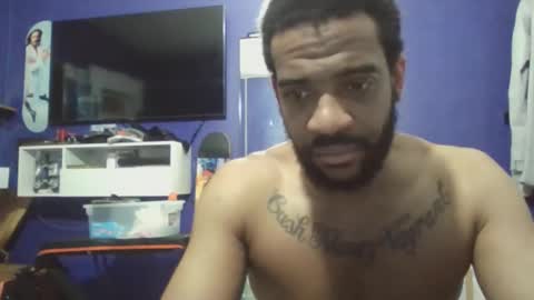 Snapshot of urbanswine chatting on February 18, 10:28 pm Carmine X online show from February 18, 10:28 pm