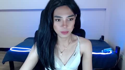 Snapshot of urbeautifulalexa chatting on March 23, 5:44 am Miss alexa online show from March 23, 5:44 am