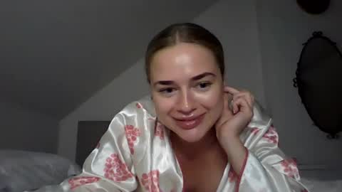 Snapshot of urblondieleah chatting on June 13, 9:24 pm Leah online show from June 13, 9:24 pm