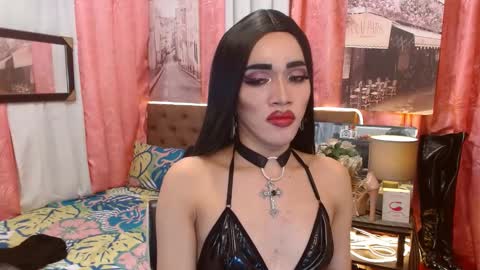 KENDALL online show from December 7, 5:53 pm