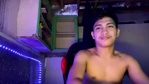 Snapshot of urcuteguy_jhonx chatting on October 3, 3:09 pm Dannie online show from October 3, 3:09 pm