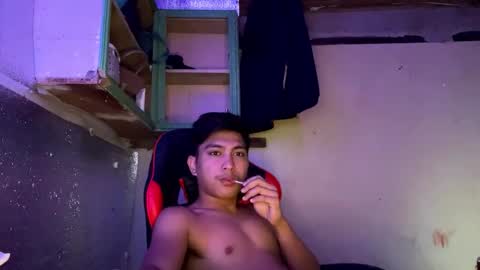 Snapshot of urcuteguy_jhonx chatting on October 5, 12:42 am Dannie online show from October 5, 12:42 am