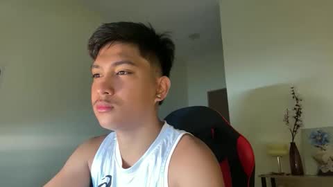 Snapshot of urcuteguy_jhonx chatting on October 17, 7:33 am Dannie online show from October 17, 7:33 am