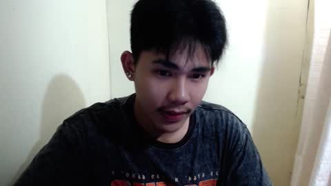 Snapshot of urcutie_asianboy chatting on November 7, 10:37 am KEN online show from November 7, 10:37 am