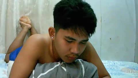 Snapshot of urcutie_asianboy chatting on November 24, 4:45 am KEN online show from November 24, 4:45 am