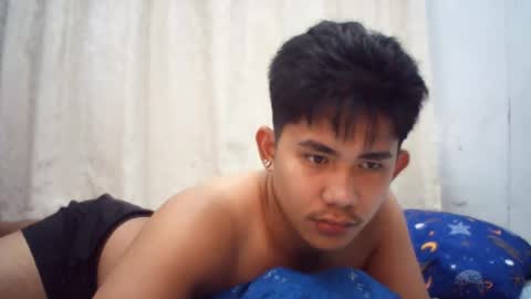 Snapshot of urcutie_asianboy chatting on November 26, 6:47 am KEN online show from November 26, 6:47 am