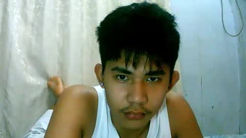 Snapshot of urcutie_asianboy chatting on December 5, 6:22 am KEN online show from December 5, 6:22 am