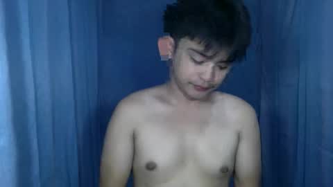 Snapshot of urcutiemikko chatting on January 11, 5:12 am urcutiemikko online show from January 11, 5:12 am