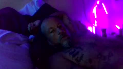 Snapshot of urdaddy875867 chatting on September 14, 1:32 pm urdaddy875867 online show from September 14, 1:32 pm