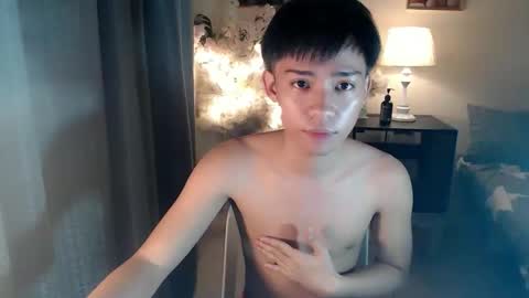 urdreamfuckboy_sev online show from September 10, 9:37 pm