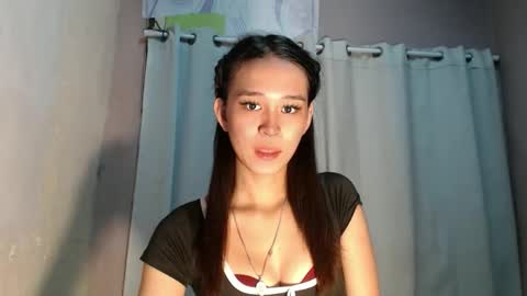 Snapshot of urdreamgirl_stephanie chatting on June 10, 10:14 am stephanie online show from June 10, 10:14 am