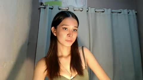 Snapshot of urdreamgirl_stephanie chatting on June 14, 1:35 pm stephanie online show from June 14, 1:35 pm