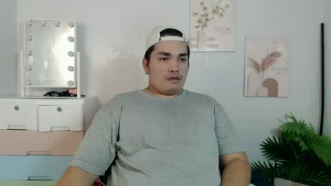ure_fattytoy143 online show from June 18, 9:09 am