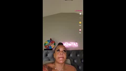 urfaveriri online show from November 29, 11:24 am