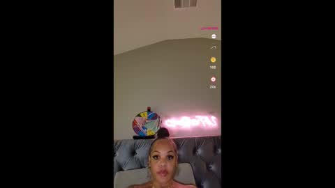 urfaveriri online show from December 4, 11:41 am