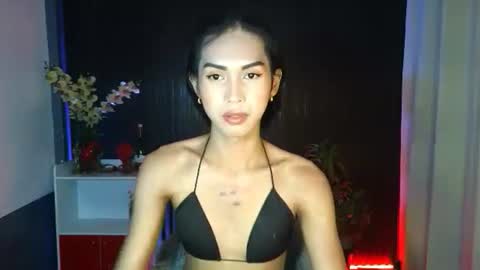 Snapshot of urfavouriteaddiction chatting on November 22, 6:18 pm Rianne online show from November 22, 6:18 pm