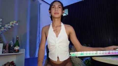 Snapshot of urfavouriteaddiction chatting on November 28, 9:12 am Rianne online show from November 28, 9:12 am