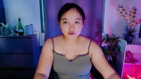 Snapshot of urfavouritecravings chatting on April 6, 1:58 am Scarlet online show from April 6, 1:58 am