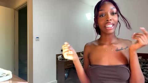 urfavtee online show from March 28, 2:27 pm