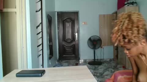 Snapshot of urflirtydoll chatting on March 30, 9:32 am urflirtydoll online show from March 30, 9:32 am