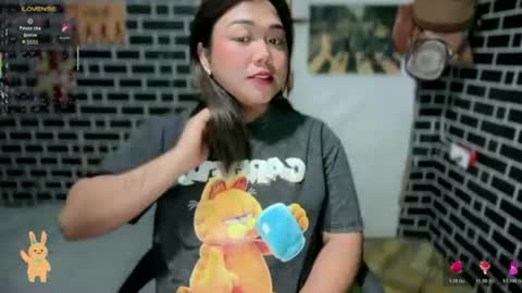 Dimple online show from June 15, 9:28 pm