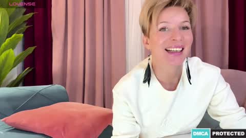Jenny online show from December 14, 7:25 pm
