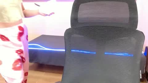 Snapshot of urgoddessophiaxxx chatting on March 4, 3:40 pm Miss Sophia3 online show from March 4, 3:40 pm