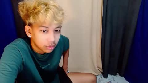 urhardfucker_joseph online show from May 22, 11:16 am