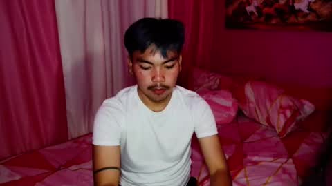 Snapshot of urhot_kharlxoxo chatting on November 10, 12:15 pm john carlo online show from November 10, 12:15 pm