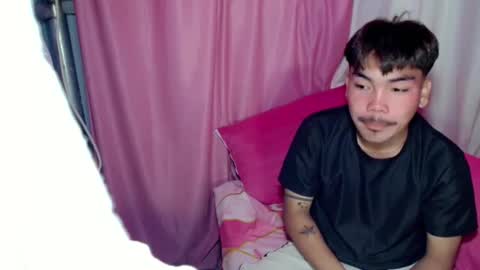 Snapshot of urhot_kharlxoxo chatting on November 27, 11:34 am john carlo online show from November 27, 11:34 am