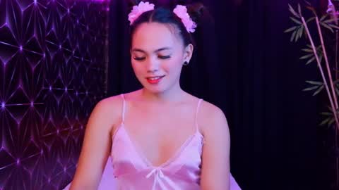 urhot_maxine online show from July 18, 12:15 am