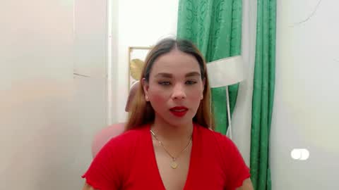 Snapshot of urhotdana chatting on December 1, 9:14 am Diane online show from December 1, 9:14 am