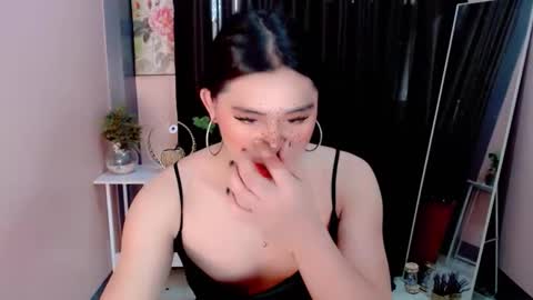 urhotdexie69 online show from September 29, 12:38 am