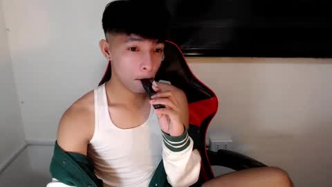 Ethan online show from July 28, 5:34 pm