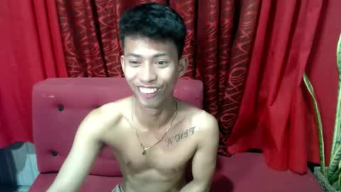 Snapshot of urhotfuckingass chatting on March 27, 11:32 am richard online show from March 27, 11:32 am