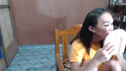Snapshot of urhotgian chatting on June 9, 7:25 pm urhotgian online show from June 9, 7:25 pm