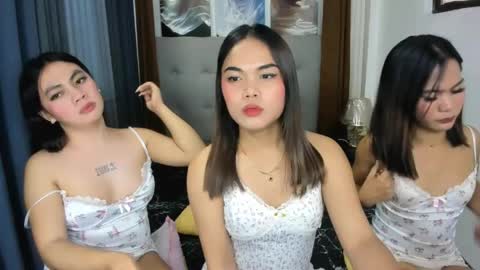Snapshot of urhotgirl_sexyariela chatting on April 13, 9:42 pm urhotgirl_sexyariela online show from April 13, 9:42 pm