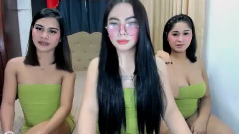 Snapshot of urhotgirl_sexyariela chatting on June 17, 8:32 pm urhotgirl_sexyariela online show from June 17, 8:32 pm