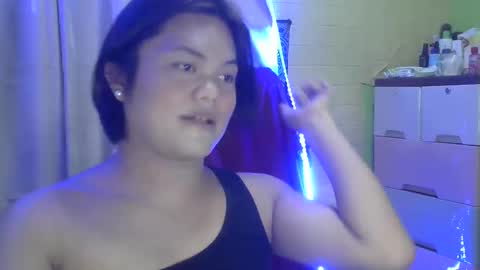 Snapshot of urhottie_bella chatting on January 29, 10:27 am urhottie_bella online show from January 29, 10:27 am