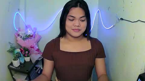 Snapshot of urhottie_bella chatting on September 10, 3:56 pm urhottie_bella online show from September 10, 3:56 pm