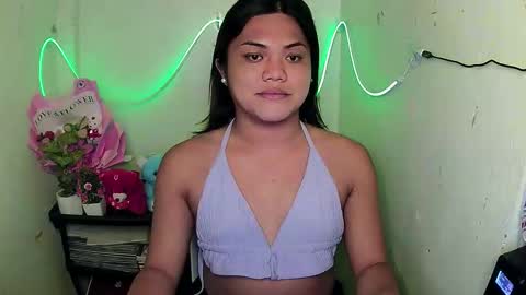 Snapshot of urhottie_bella chatting on September 19, 3:13 pm urhottie_bella online show from September 19, 3:13 pm