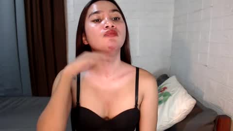 urhottylicious_cum online show from January 13, 8:05 am